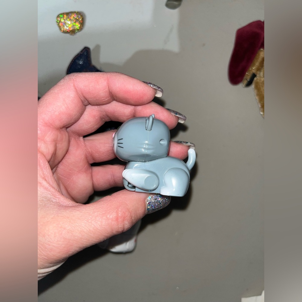 MICROPETS - Picture 6 of 6